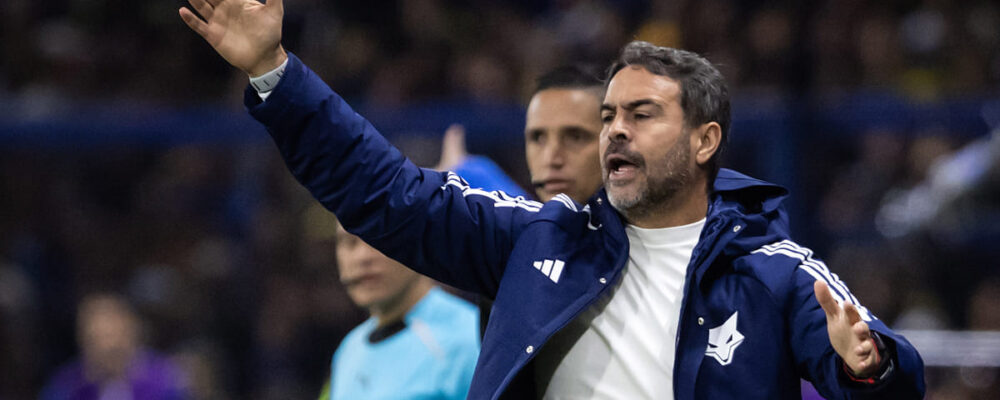Artur Jorge vê Cruzeiro em vantagem na Libertadores, mas segura euforia: ‘Nada decidido’