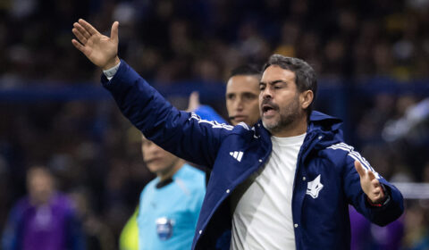 Artur Jorge vê Cruzeiro em vantagem na Libertadores, mas segura euforia: ‘Nada decidido’