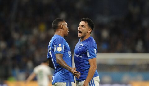 Atacante do Cruzeiro volta a jogar após seis meses em recuperação de lesão