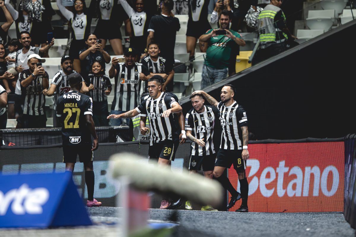 Atlético bate Mirassol, encerra jejum e salta posições no Brasileiro