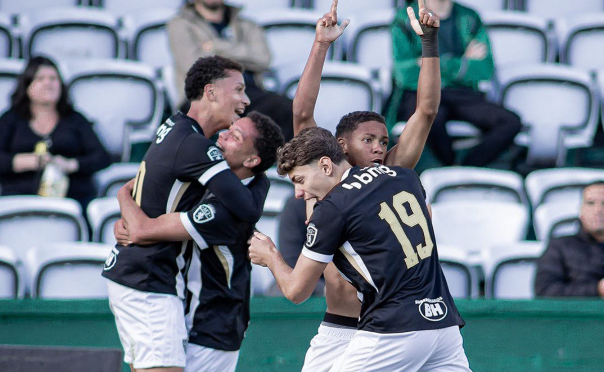 Atlético faz quatro no Coritiba e vai à final da Copa do Brasil Sub-17