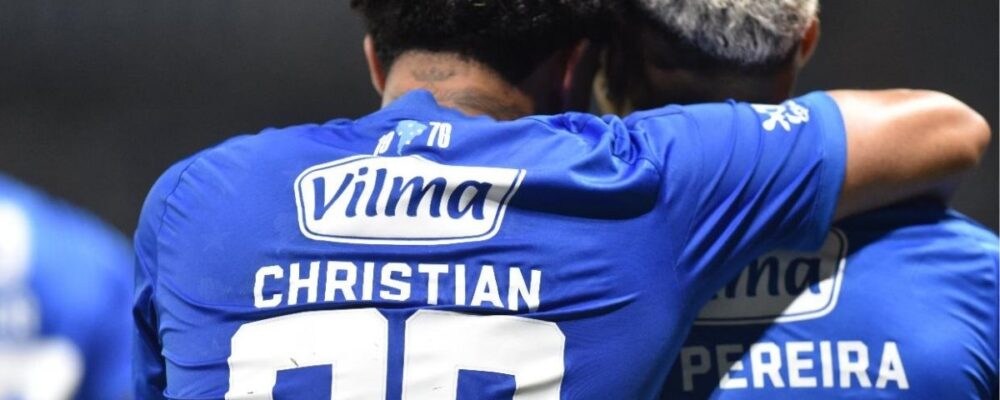 Boca analisa denunciar jogador do Cruzeiro por lance inusitado, diz jornal