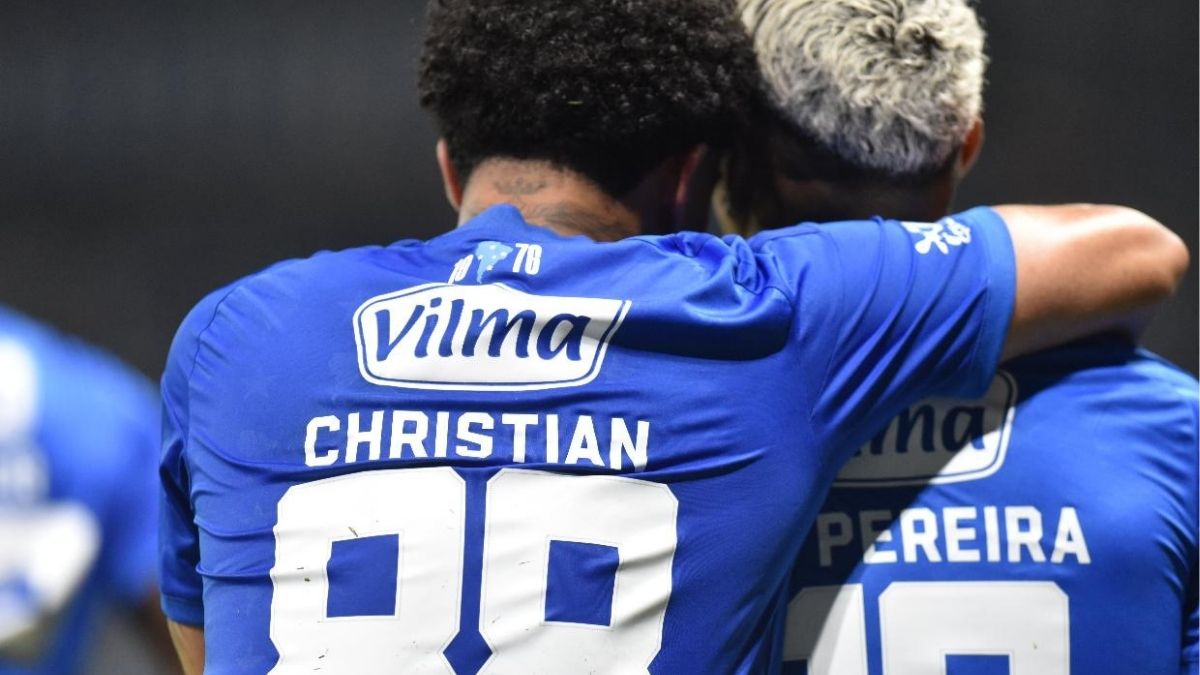Boca analisa denunciar jogador do Cruzeiro por lance inusitado, diz jornal