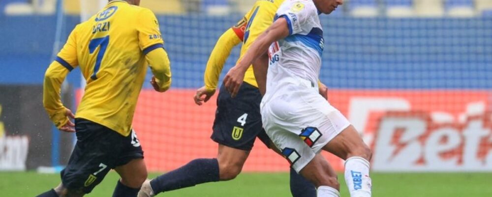 Católica poupa titulares, empata jogo com muitos gols e foca no Cruzeiro