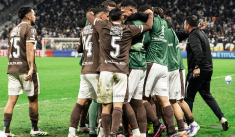 Com falha de Hugo Souza, Platense derrota Corinthians, que perde invencibilidade