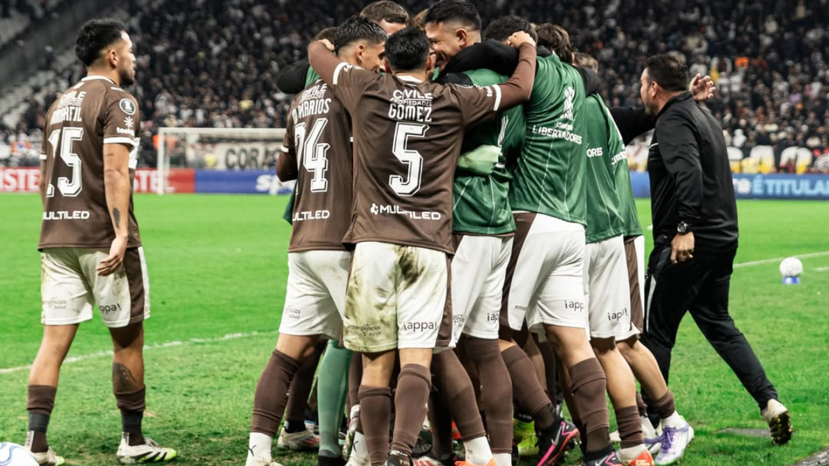 Com falha de Hugo Souza, Platense derrota Corinthians, que perde invencibilidade