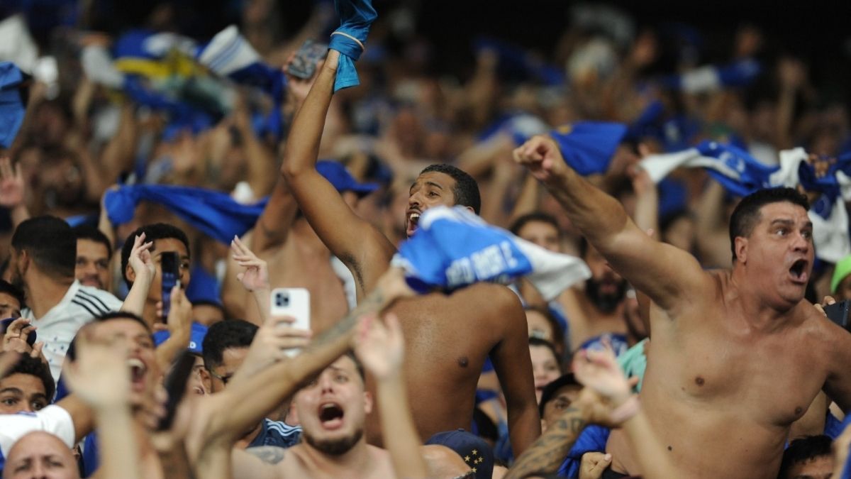 Com preços promocionais, Cruzeiro inicia venda de ingressos para jogo contra Chapecoense