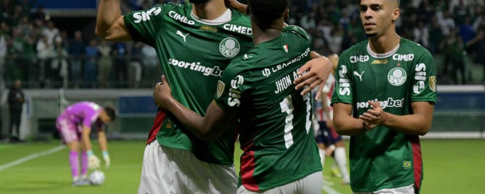Com show de Flaco, Palmeiras goleia e está nas oitavas da Libertadores