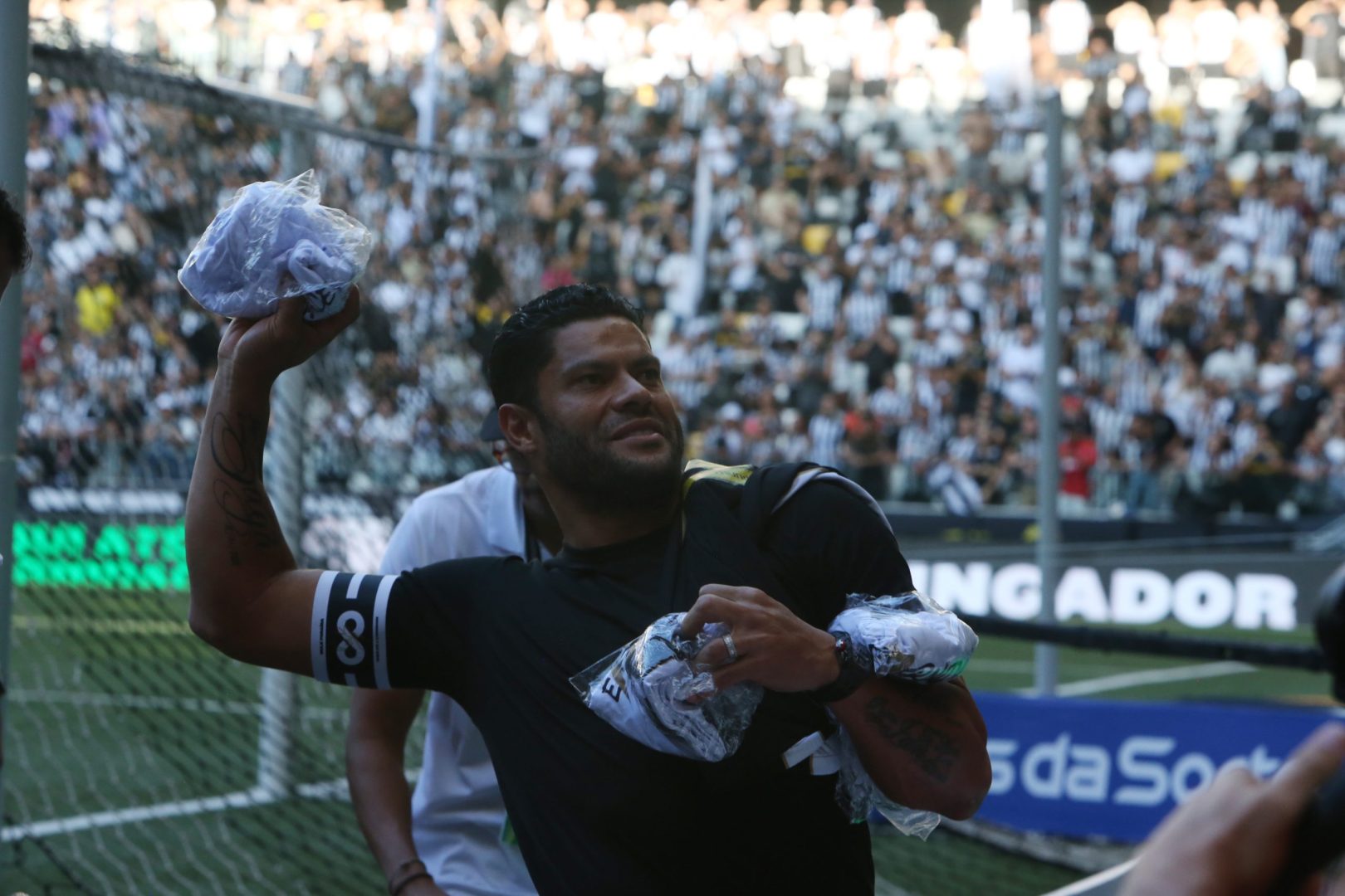 Como torcedores do Atlético reagiram à saída de Hulk? Veja vídeo