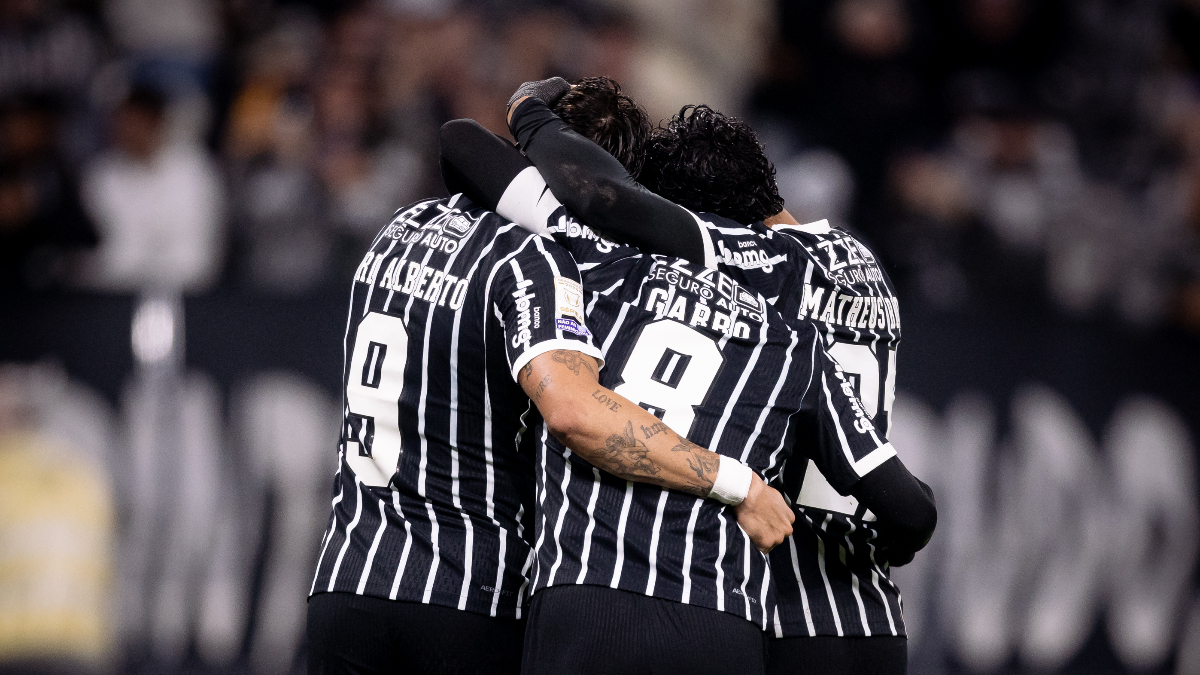 Corinthians vence São Paulo em jogo animado e ‘respira’ no Brasileiro