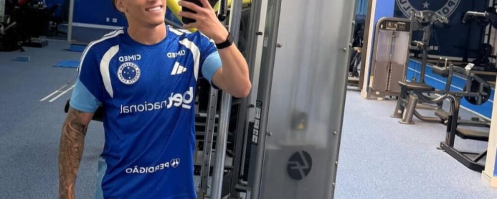 Cria do Cruzeiro, que joga no Cruzeiro, se prepara na Toca e declara: ‘Segunda casa’