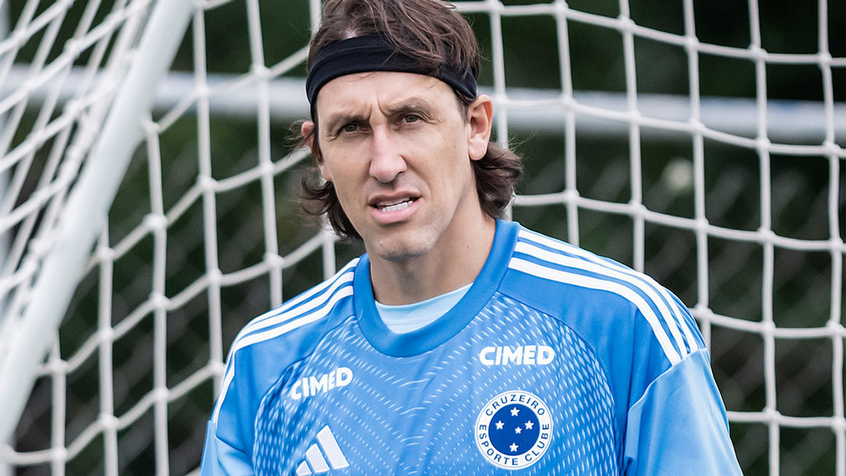 Cruzeiro: Cássio compartilha vídeos de atividade com bola na Toca