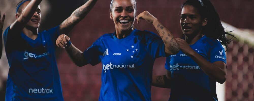 Cruzeiro domina América e volta a vencer pelo Brasileirão Feminino