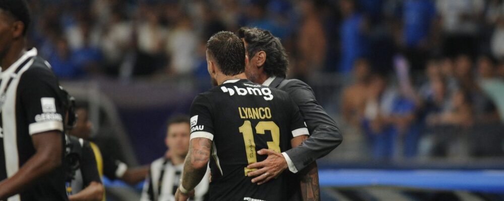 Cruzeiro x Atlético: árbitro explica expulsão de Lyanco em súmula