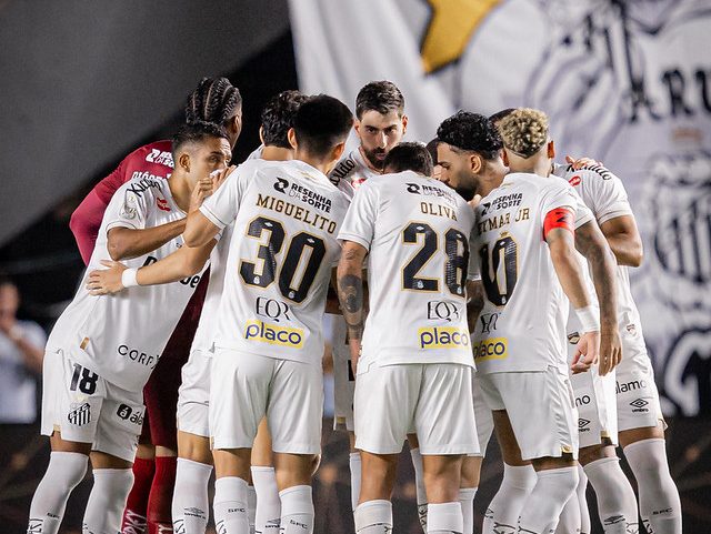 Dados colocam desempenho de astro do Santos em xeque no sintético