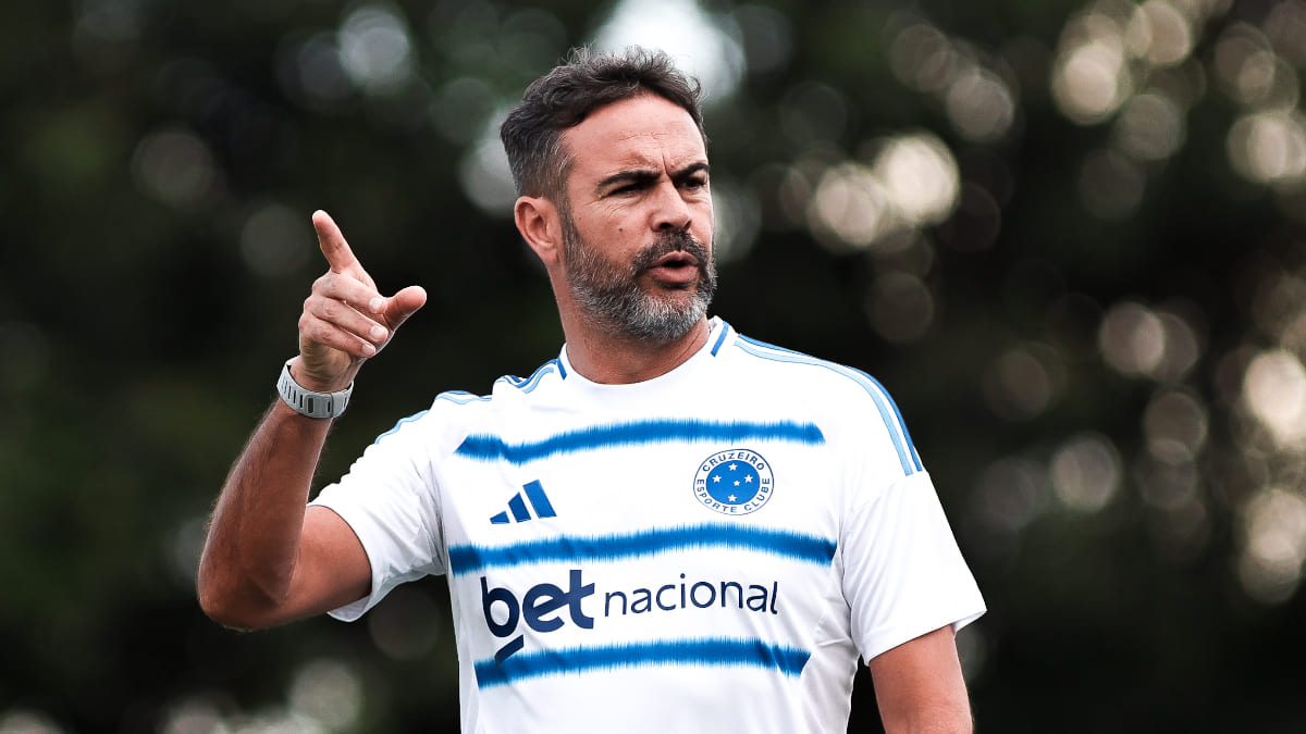 Dirigente do Cruzeiro revela planos para utilização da base com Artur Jorge