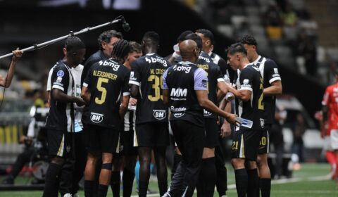 Domínguez rasga elogios a jogador do Atlético, mas avisa: ‘Todos esperamos mais dele’