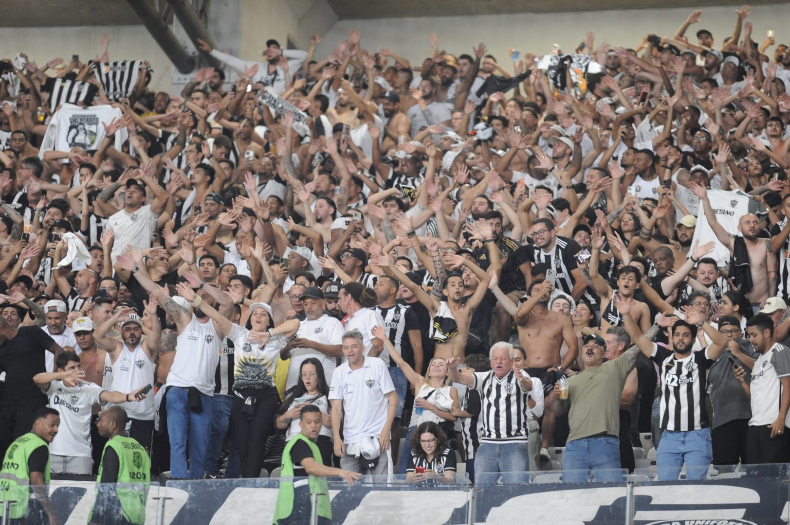 Domínguez se rende à torcida do Atlético: ‘Eles jogaram essa partida’