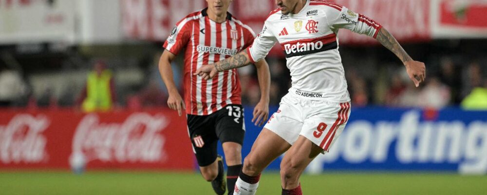 Em qual canal vai passar Flamengo x Estudiantes hoje (20/5)?