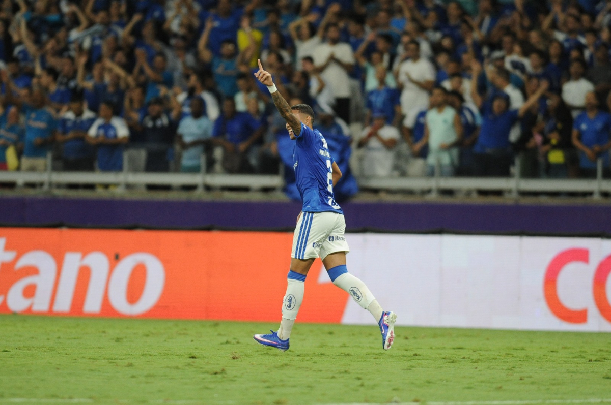 Escalação do Cruzeiro: lateral improvisado e quatro mudanças contra o Bahia