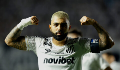 Ex-Cruzeiro: com oportunismo, Gabigol marca para o Santos pela Sul-Americana