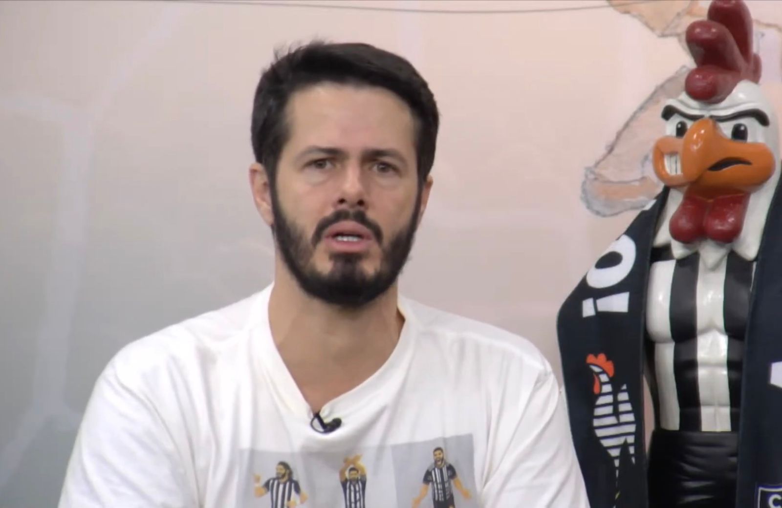 Fael defende Lyanco, mas aponta principal erro do zagueiro do Atlético