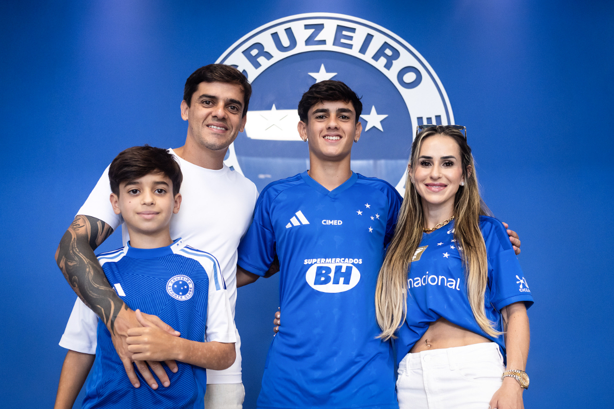 Fagner destaca relação com o filho que joga no Cruzeiro: ‘Não dou tapinha nas costas’