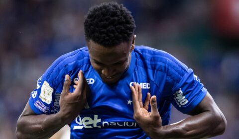 Fica ou sai? Sinisterra é direto sobre futuro no Cruzeiro