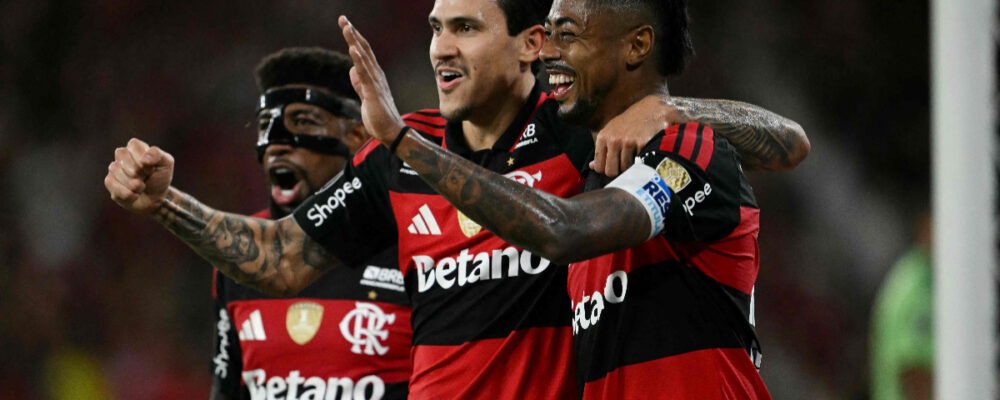 Flamengo supera vaias, goleia Cusco e fica perto da melhor campanha na Libertadores