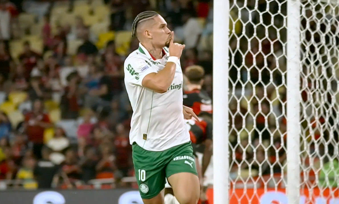 Flamengo x Palmeiras tem confusão generalizada após gol e provocação de Paulinho