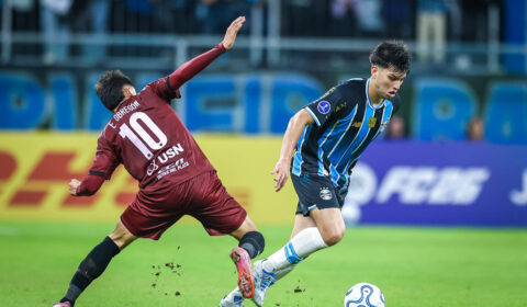 Grêmio busca empate no fim e vai aos playoffs da Sul-Americana