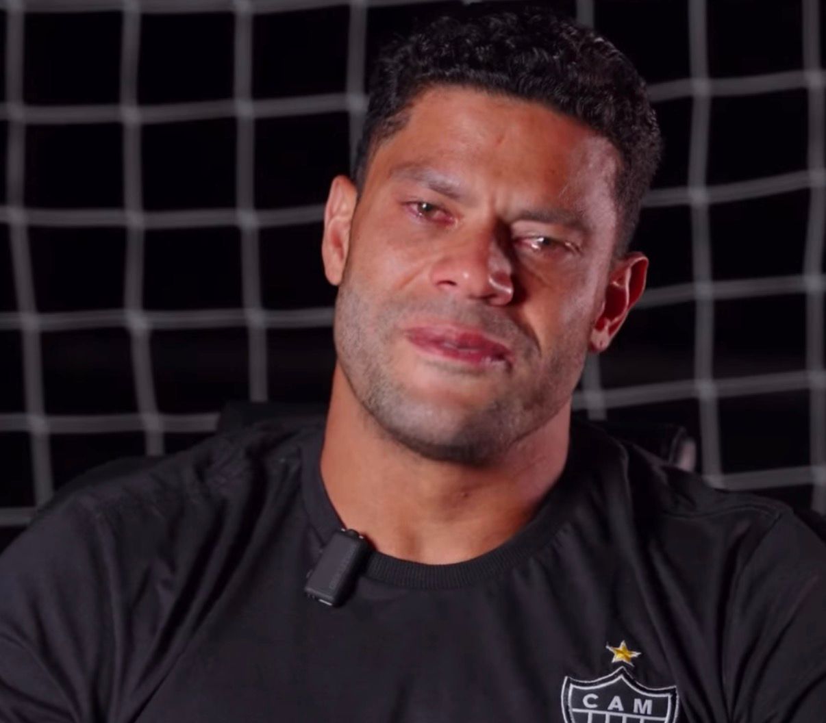 Hulk chora em vídeo de despedida do Atlético: ‘História ninguém apaga’