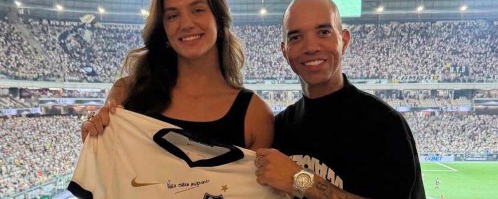 Ídolo do Atlético, Tardelli reage a presente de Júlia Kudiess e cita vôlei da Itália