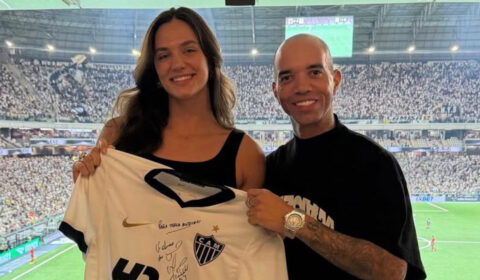 Ídolo do Atlético, Tardelli reage a presente de Júlia Kudiess e cita vôlei da Itália