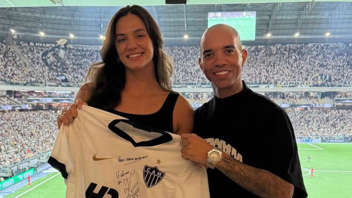 Ídolo do Atlético, Tardelli reage a presente de Júlia Kudiess e cita vôlei da Itália
