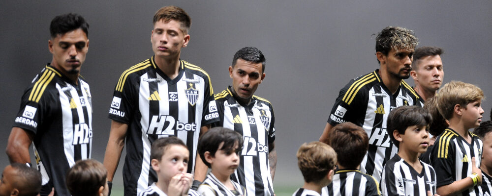 Jogador do Atlético é convocado por seleção que não jogará Copa