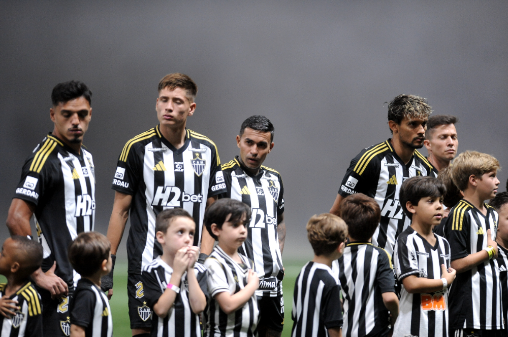 Jogador do Atlético é convocado por seleção que não jogará Copa