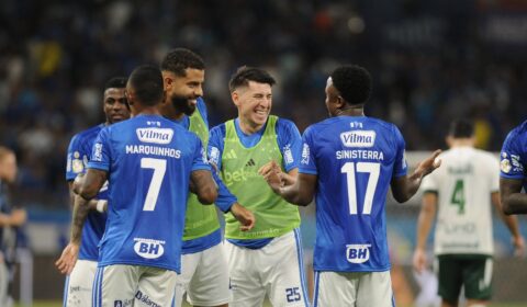 Jogador do Cruzeiro expõe nervosismo do Goiás na Copa do Brasil: ‘Foram um pouco desleais’