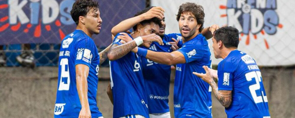 Kenji dedica vitória do Cruzeiro a William e ao filho do lateral: ‘Momento difícil’
