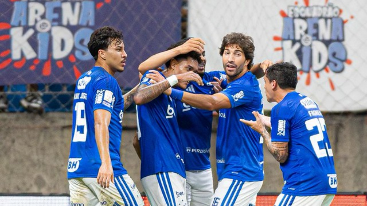 Kenji dedica vitória do Cruzeiro a William e ao filho do lateral: ‘Momento difícil’