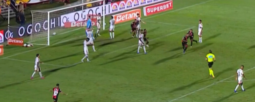 Luan Cândido marca de voleio e amplia para o Vitória contra o Flamengo; assista
