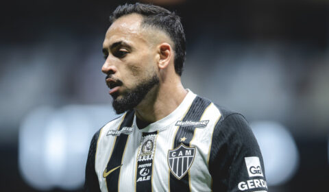 Maycon dá ultimato após empate do Atlético: ‘Não pode acontecer’