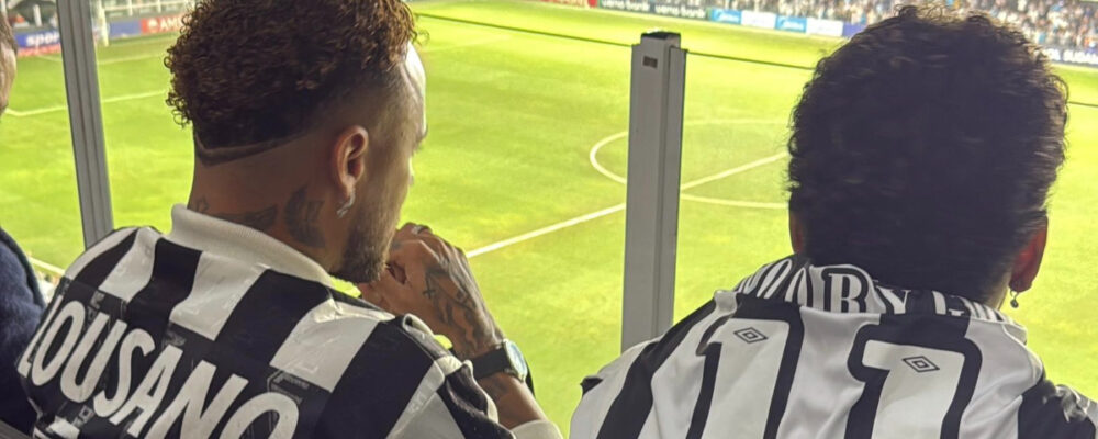 Neymar vai a jogo do Santos ao lado de jogador da Seleção Brasileira