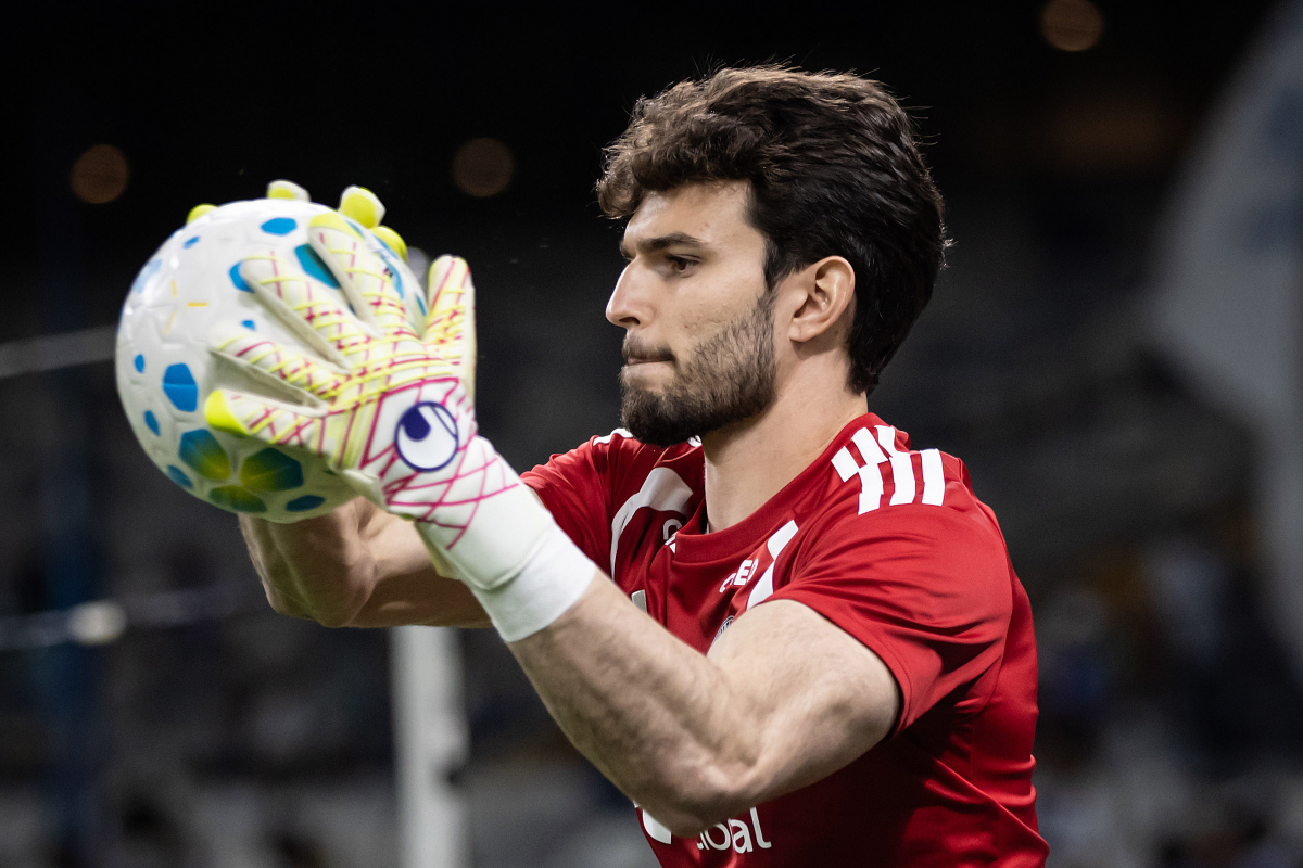 Novo titular do Cruzeiro, Otávio revela inspiração em dois goleiros da Série A