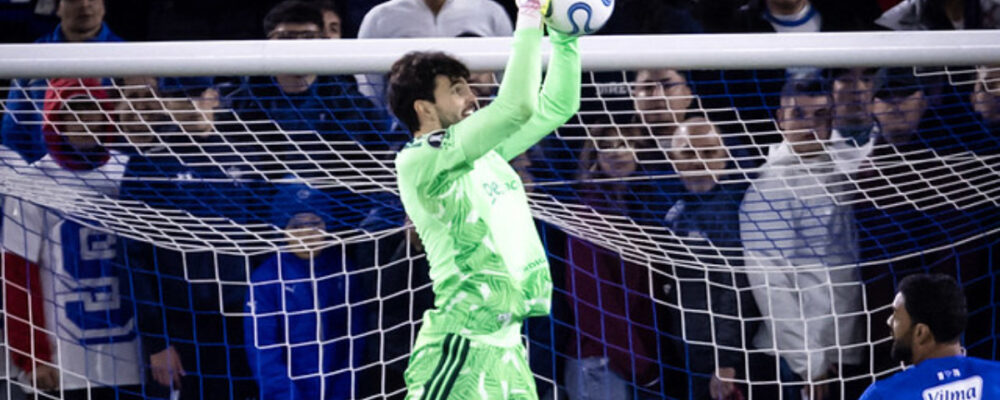Otávio admite nervosismo e reage a bom momento no Cruzeiro: ‘Jogar com confiança’