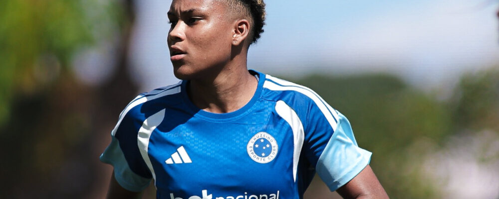 Promessa do Cruzeiro rompe ligamento do joelho e passará por cirurgia