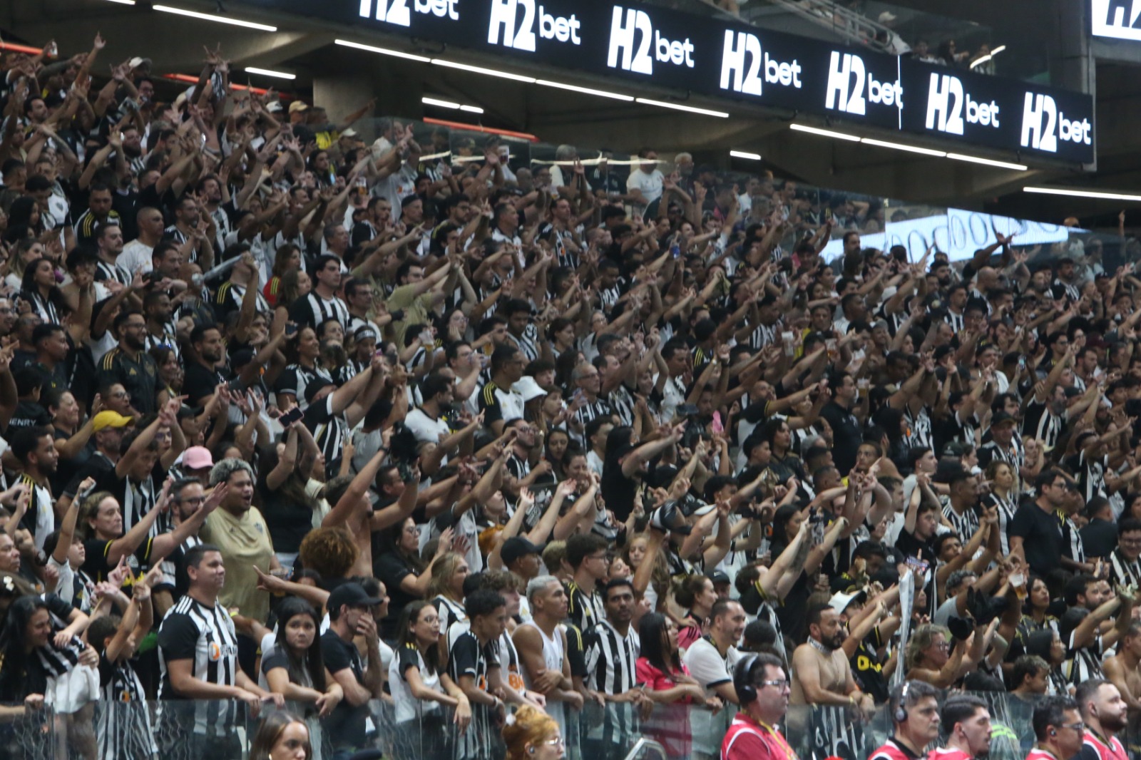 Quantas pessoas foram à despedida de Hulk em Atlético x Botafogo? Veja público e renda