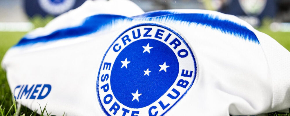 Quanto o Cruzeiro desembolsou com salários e aquisições em 2025?