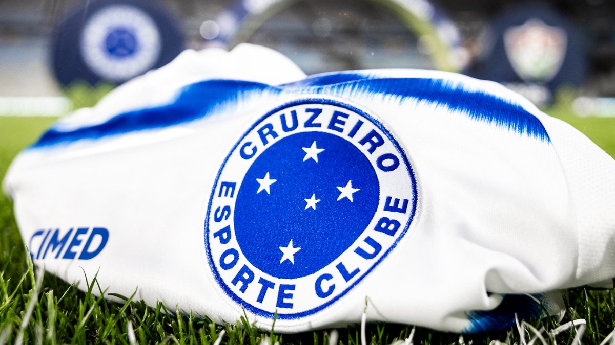Quanto o Cruzeiro desembolsou com salários e aquisições em 2025?