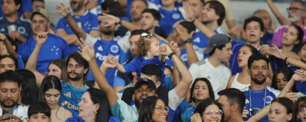 Cruzeiro amplia parceria com patrocinador e oferece desconto à torcida